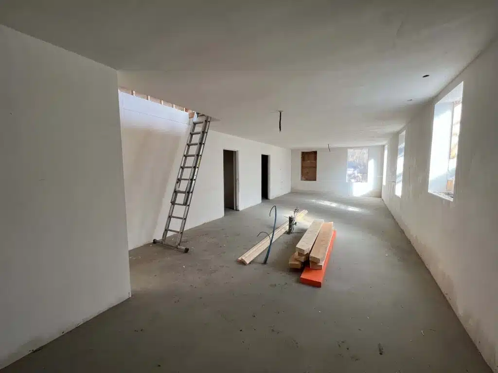 Whole-house plastering — 4
